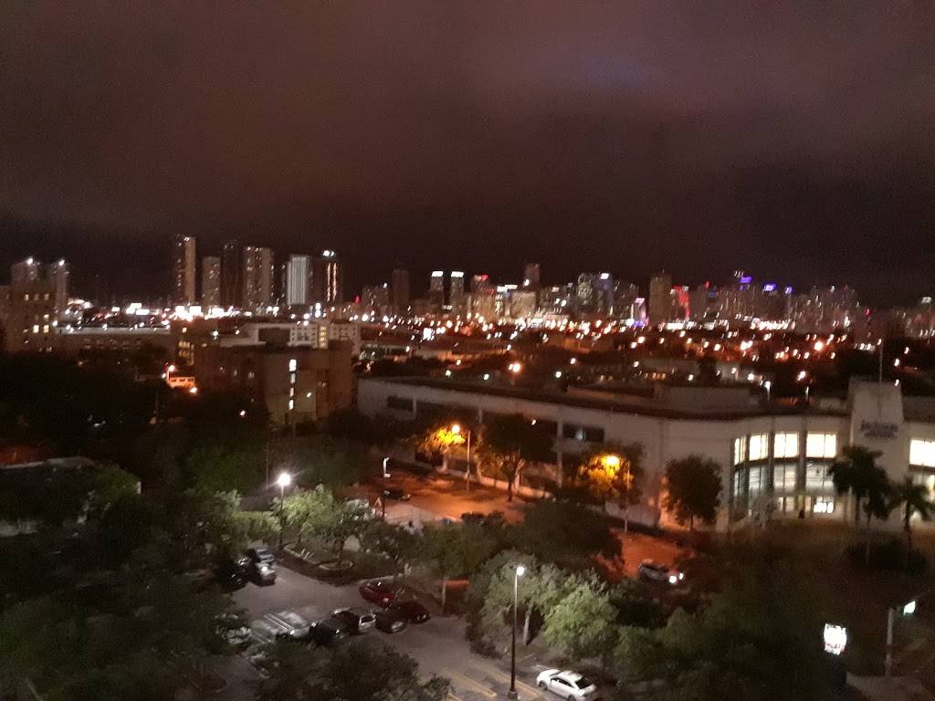 Dunkin | bakery | 1050 NW 14th St, Miami, FL 33136, USA | 3054283710 OR +1 305-428-3710