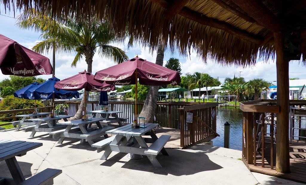 Woodys Waterside Island Rum & Grill | restaurant | 3051 Stringfellow Rd, St James City, FL 33956, USA | 2392835555 OR +1 239-283-5555