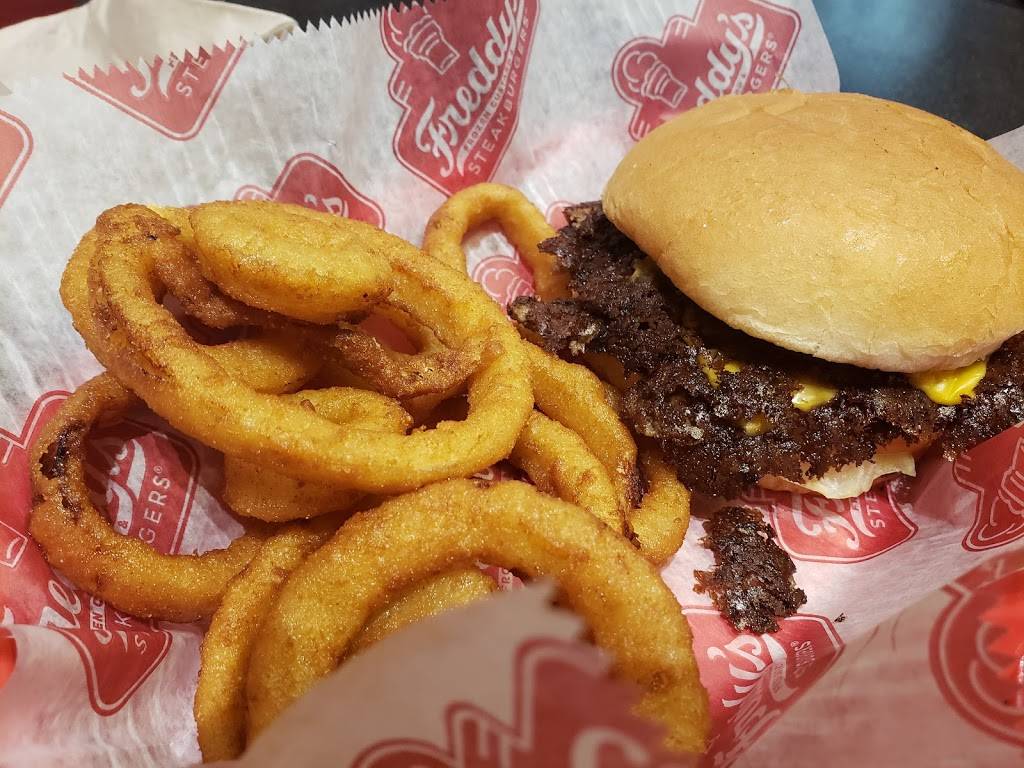Freddys Frozen Custard & Steakburgers | restaurant | 1405 N Arizona Ave, Gilbert, AZ 85233, USA | 4802848142 OR +1 480-284-8142