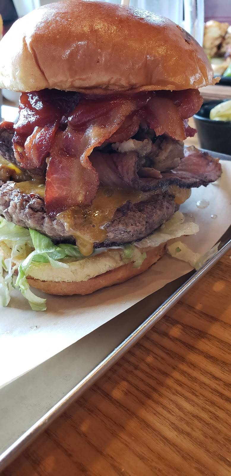 Chilis Grill & Bar | restaurant | 2670 Crossing Cir, Traverse City, MI 49684, USA | 2319290200 OR +1 231-929-0200