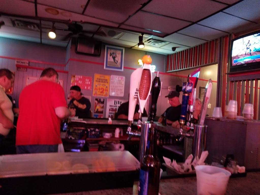 LA Villa Sports Bar & Grille | restaurant | 810 Youngstown-Poland Rd, Struthers, OH 44471, USA | 3307558744 OR +1 330-755-8744