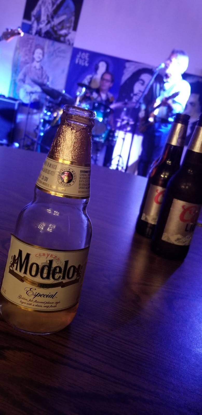 Drewskies Wine Bar & Beer Pub | restaurant | 1746 W US Hwy 6 suite b, Peru, IL 61354, USA | 8156638422 OR +1 815-663-8422