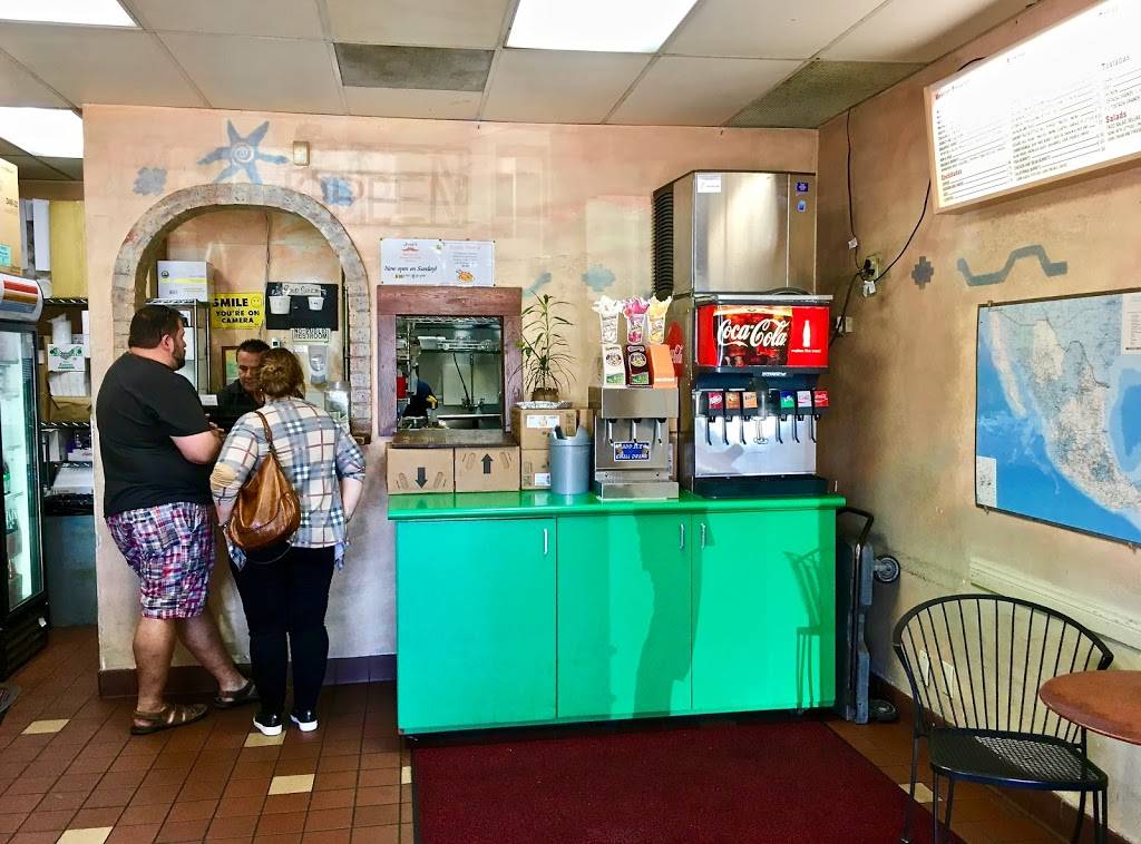 Jorges Mexicatessen | restaurant | 267 N El Camino Real, Encinitas, CA 92024, USA | 7609426809 OR +1 760-942-6809