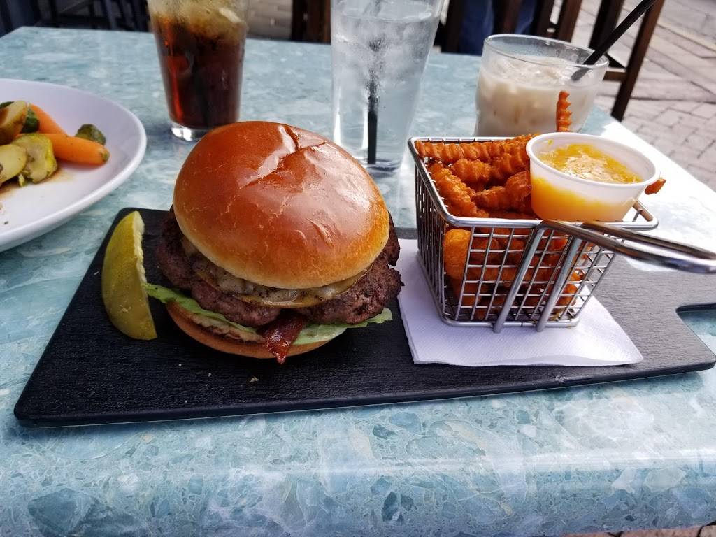 BYTE a modern bistro | night club | 145 N Woodland Blvd, DeLand, FL 32720, USA | 3862797527 OR +1 386-279-7527