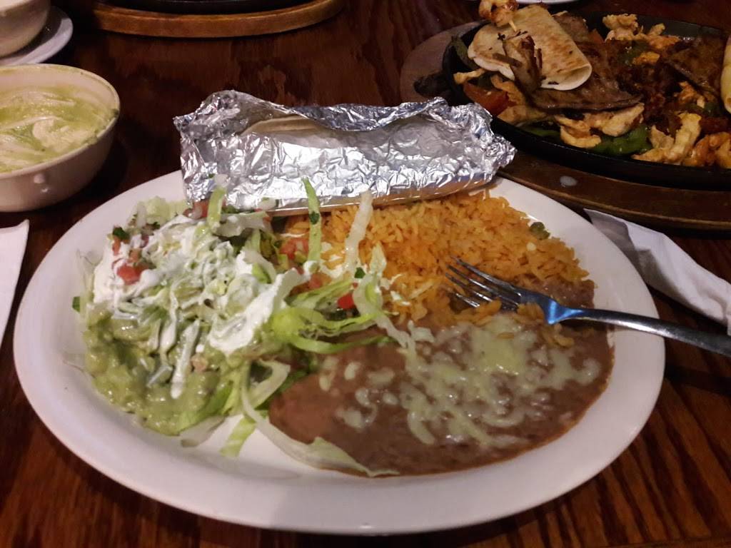 El Patio | restaurant | 16135 US-441, Alachua, FL 32615, USA | 3864180294 OR +1 386-418-0294