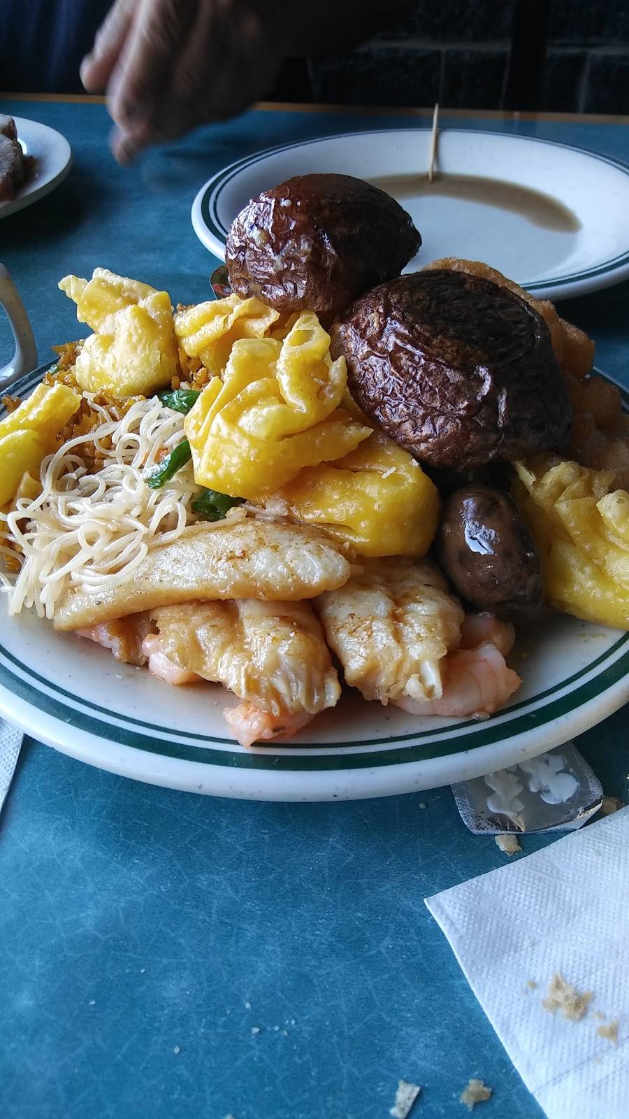 Hibachi Sushi Buffet | restaurant | 59 US-44, Raynham, MA 02767, USA | 5088800000 OR +1 508-880-0000