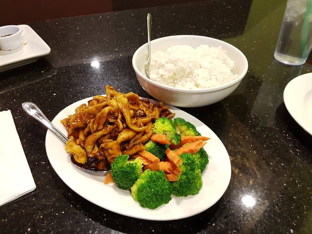 Thai House Tempe | restaurant | 325 W Elliot Rd #101, Tempe, AZ 85284, USA | 4809123437 OR +1 480-912-3437