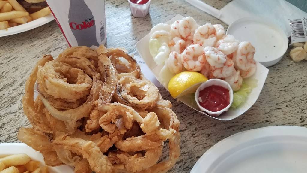 Two Little Fish Seafood Restaurant | restaurant | 300 Atlantic Ave, Westerly, RI 02891, USA | 4013489941 OR +1 401-348-9941