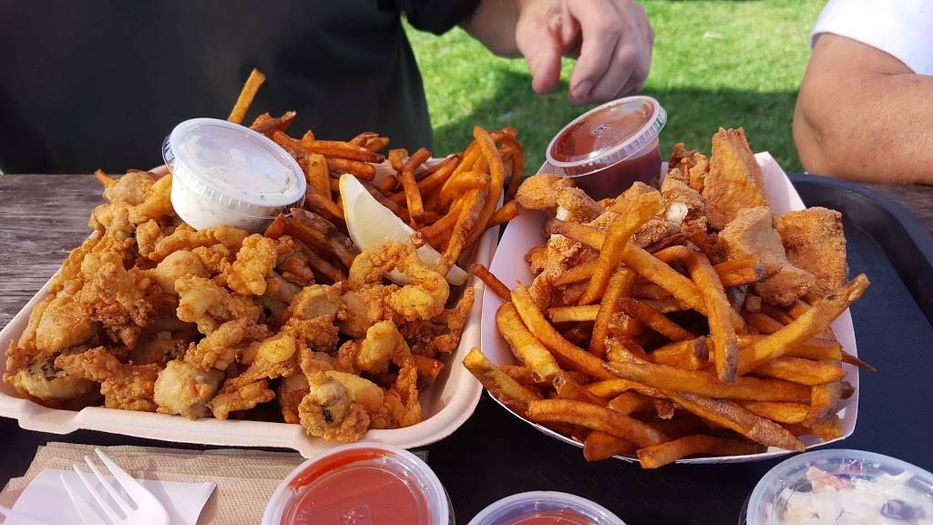 Captain Jacks Roadside Shack | restaurant | 232 Northampton St, Easthampton, MA 01027, USA | 4132035367 OR +1 413-203-5367