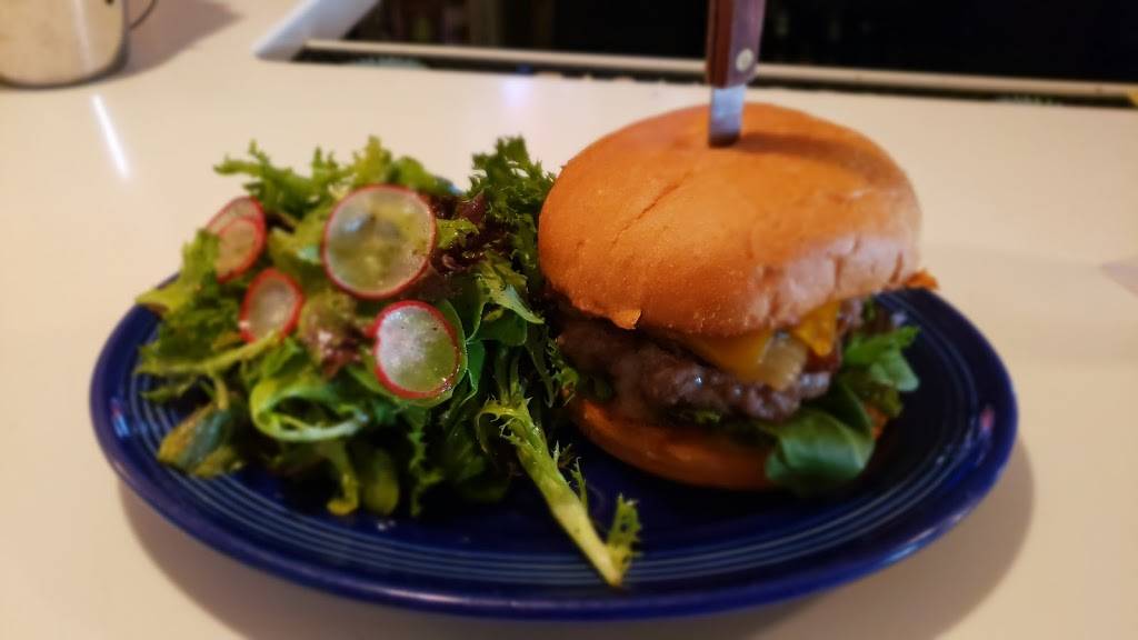 The Golden Bear | restaurant | 2326 K St, Sacramento, CA 95816, USA | 9164412242 OR +1 916-441-2242