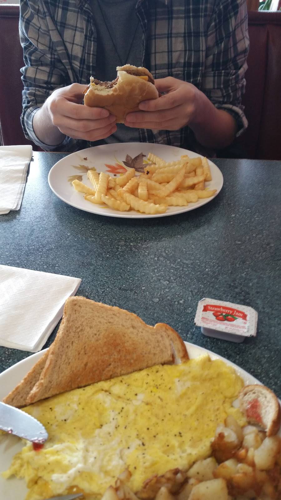 Elkes Diner | restaurant | 3310 Grand Central Ave, Vienna, WV 26105, USA | 3042955800 OR +1 304-295-5800