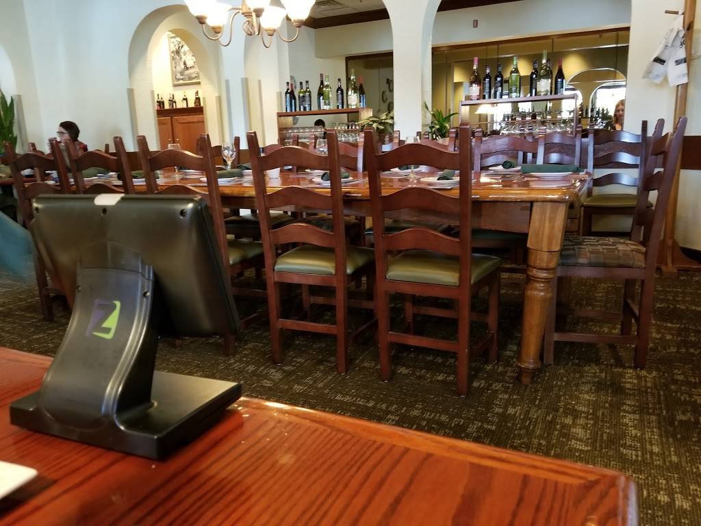 Olive Garden Italian Restaurant | meal takeaway | 756 A Glen Street, Queensbury, NY 12804, USA | 5187439590 OR +1 518-743-9590