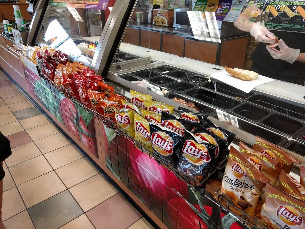 Subway | restaurant | 3150 W 11th Ave, Eugene, OR 97402, USA | 5416837047 OR +1 541-683-7047