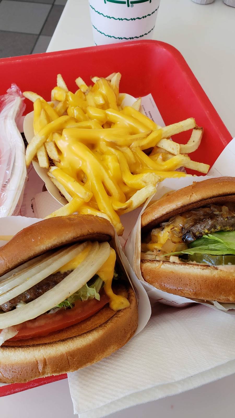 In-N-Out Burger | restaurant | 801 S 4th St, Waco, TX 76706, USA | 8007861000 OR +1 800-786-1000