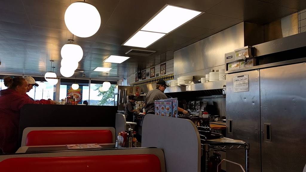 Waffle House | meal takeaway | 1225 Hamilton Lebanon Rd, Monroe, OH 45050, USA | 5135398372 OR +1 513-539-8372