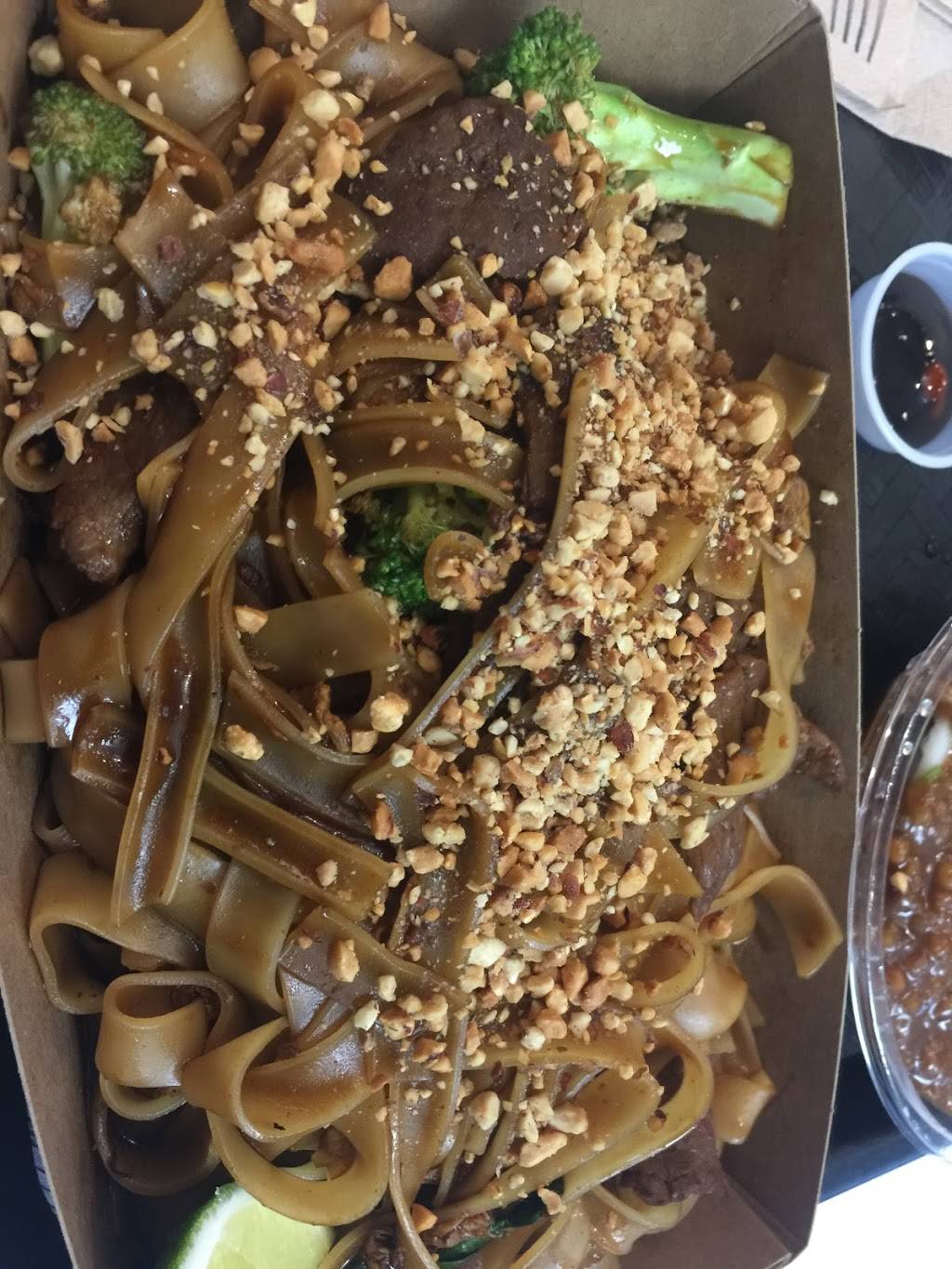 Thai Express | restaurant | Les Promenades Bellerose, 2151 Boulevard des Laurentides, Laval, QC H7M 4M2, Canada | 4506678588 OR +1 450-667-8588