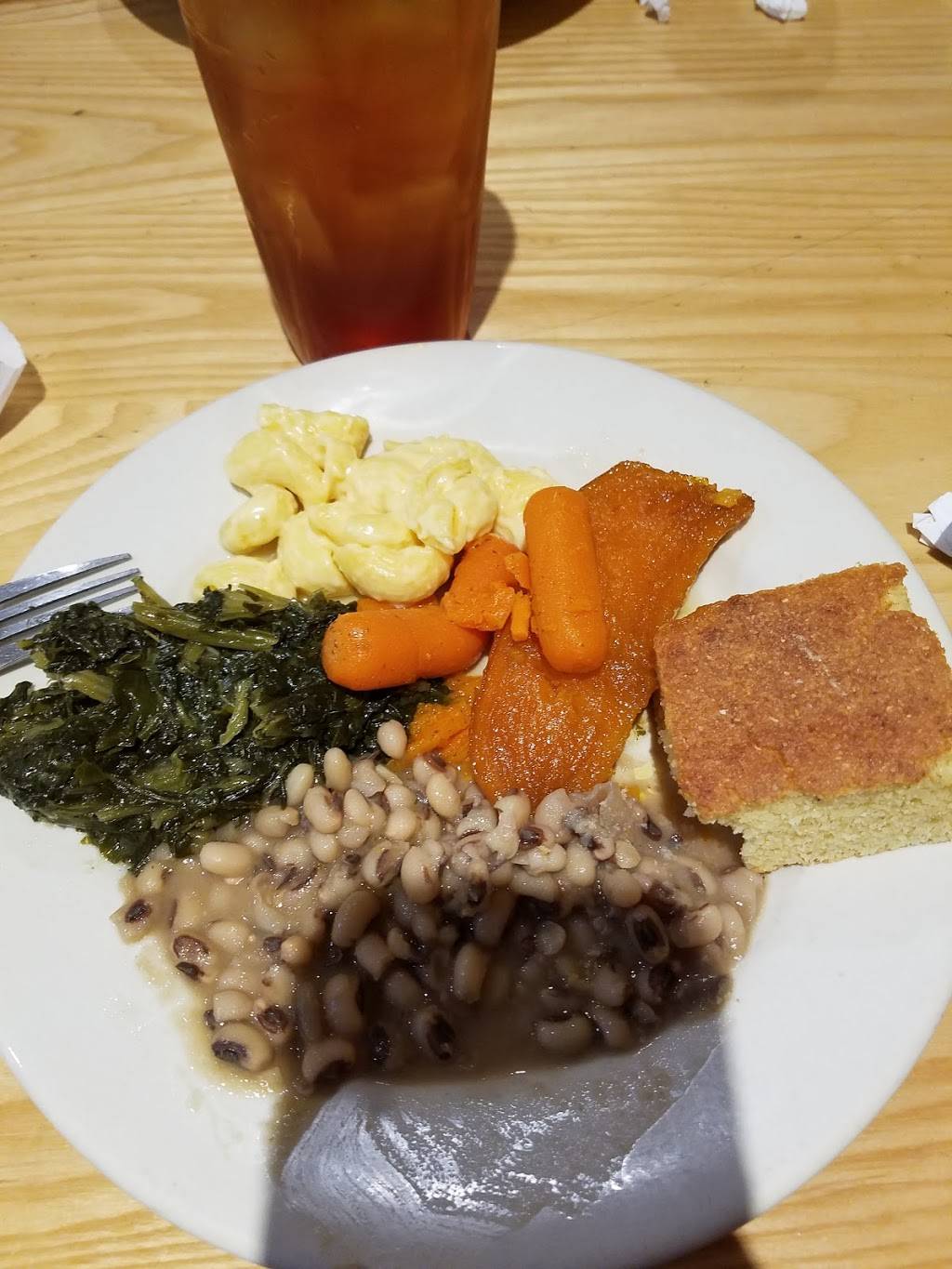 Columbia Farmers Family Resturant | restaurant | 800 James M Campbell Blvd W, Columbia, TN 38401, USA | 9315408989 OR +1 931-540-8989