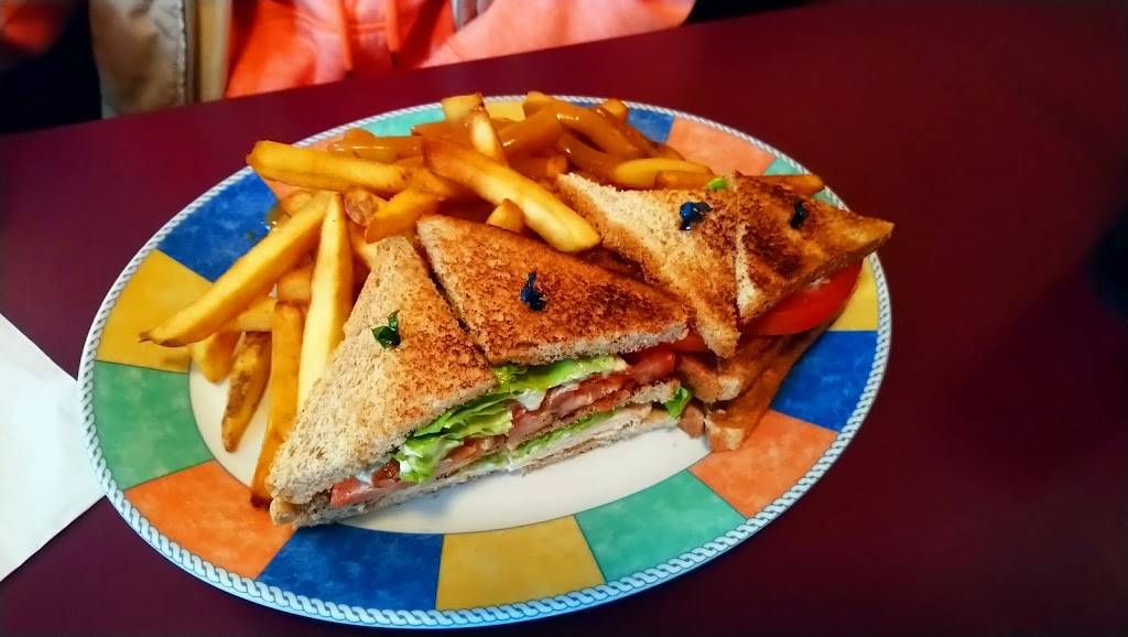 J & Ps Family Restaurant | restaurant | 352 Main Street Bath, Bath, ON K0H 1G0, Canada | 6133523481 OR +1 613-352-3481