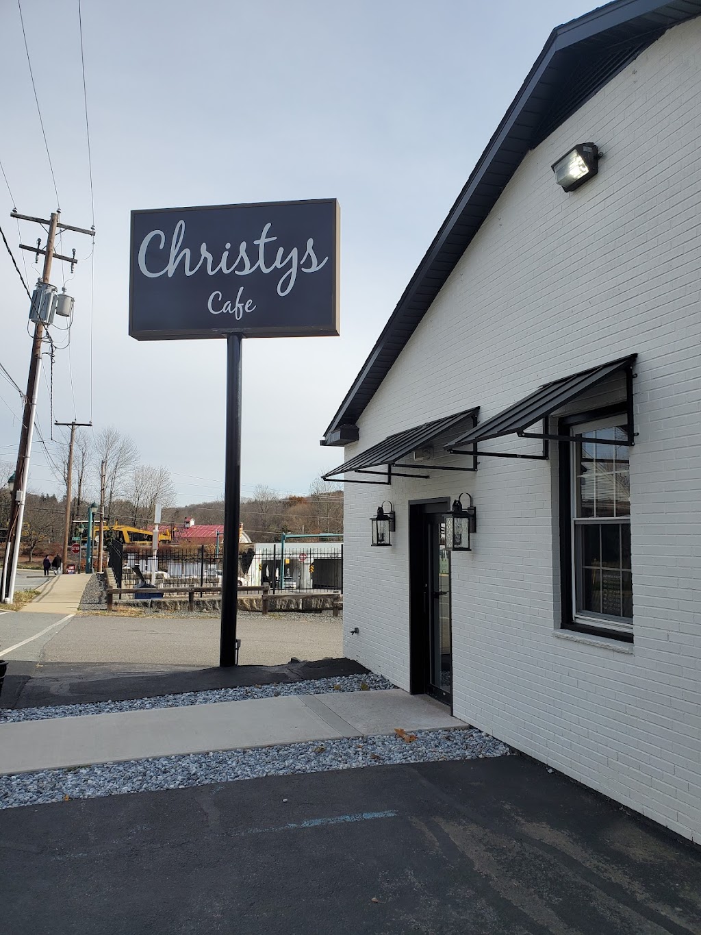 Christys Cafe | restaurant | 109 Van Brunt St, Moscow, PA 18444, USA | 5708436645 OR +1 570-843-6645