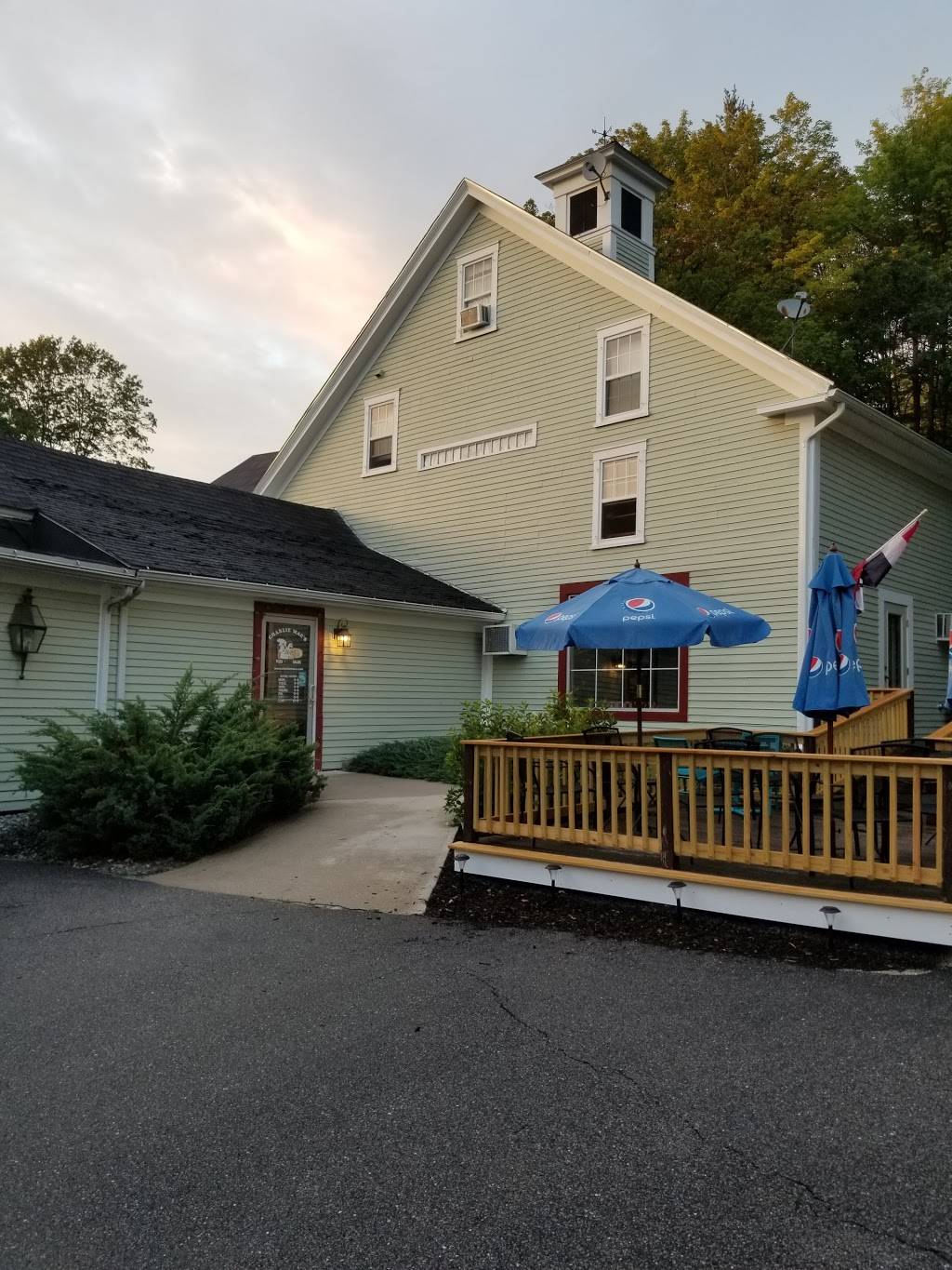 Charlie Macs Pizzeria | restaurant | 17 E Main St, Warner, NH 03278, USA | 6034562828 OR +1 603-456-2828