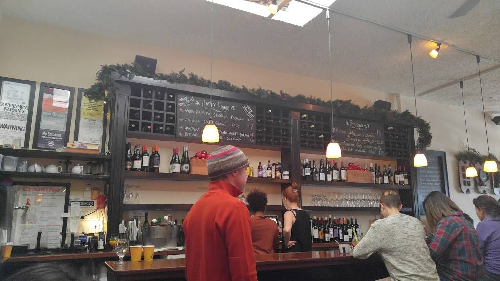 Jack & Nellies | restaurant | 10825 Ascan Ave, Forest Hills, NY 11375, USA | 7182682696 OR +1 718-268-2696