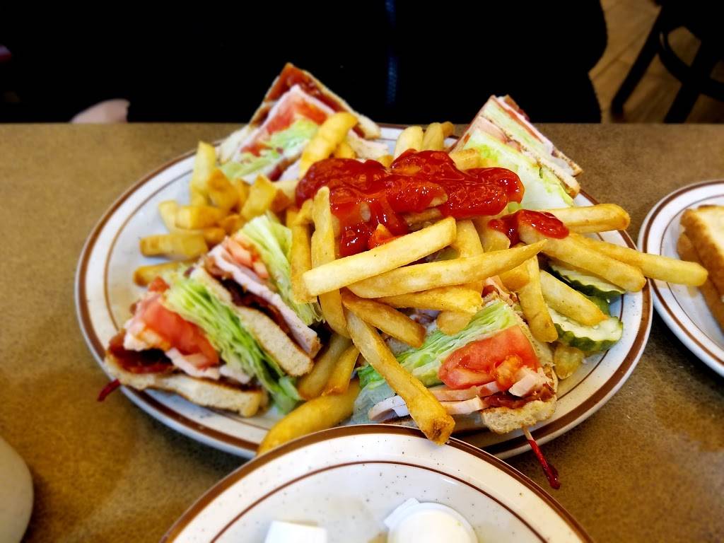 Huck Finn Restaurant | restaurant | 3414 S Archer Ave, Chicago, IL 60608, USA | 7732475515 OR +1 773-247-5515