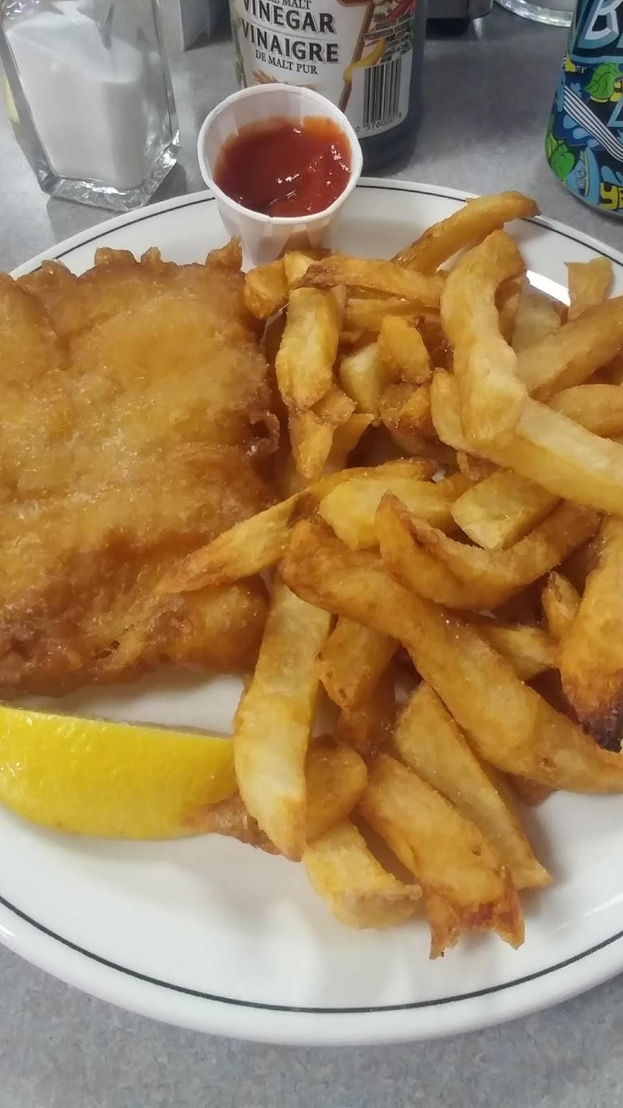 Your Fish & Chips Restaurant | meal takeaway | 644 Talbot St, St Thomas, ON N5P 1C8, Canada | 5196313202 OR +1 519-631-3202