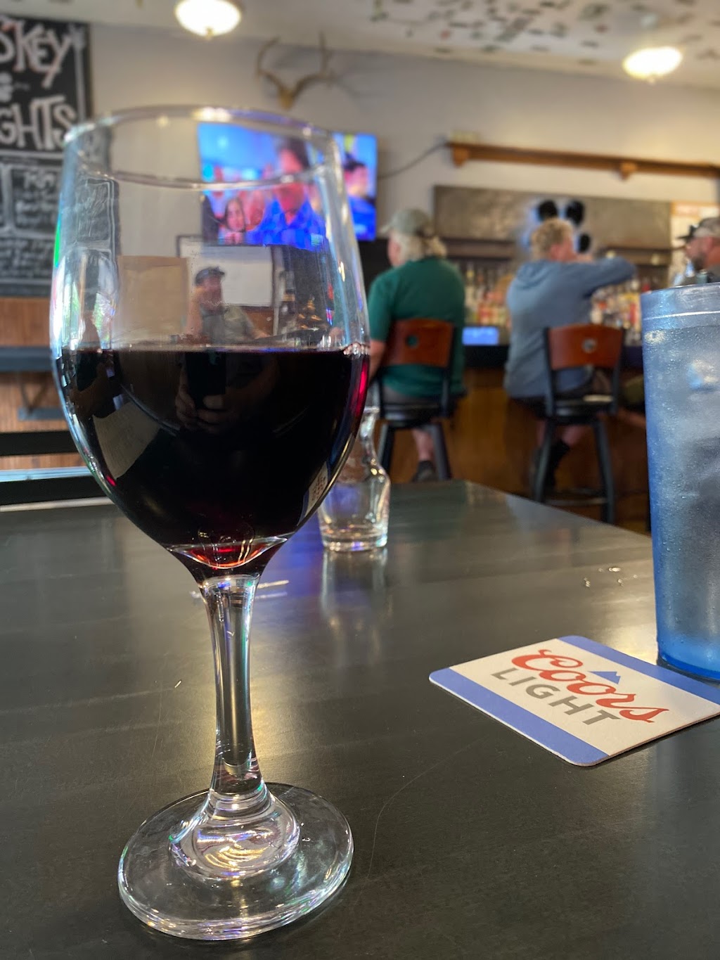 Black Bear Bar & Grille | restaurant | 219 W Main St, New Castle, CO 81647, USA | 9709840999 OR +1 970-984-0999