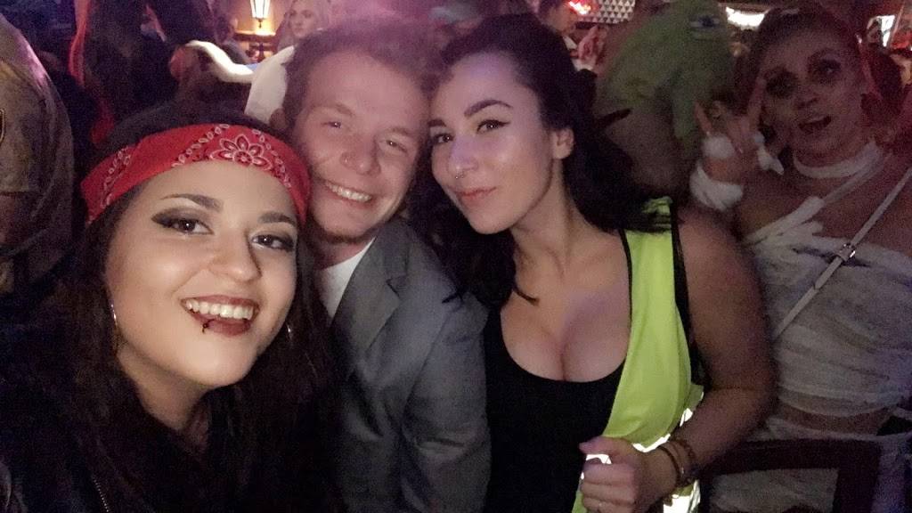 Mannys Pub | restaurant | 394 Brown St, Akron, OH 44304, USA | 3303791010 OR +1 330-379-1010