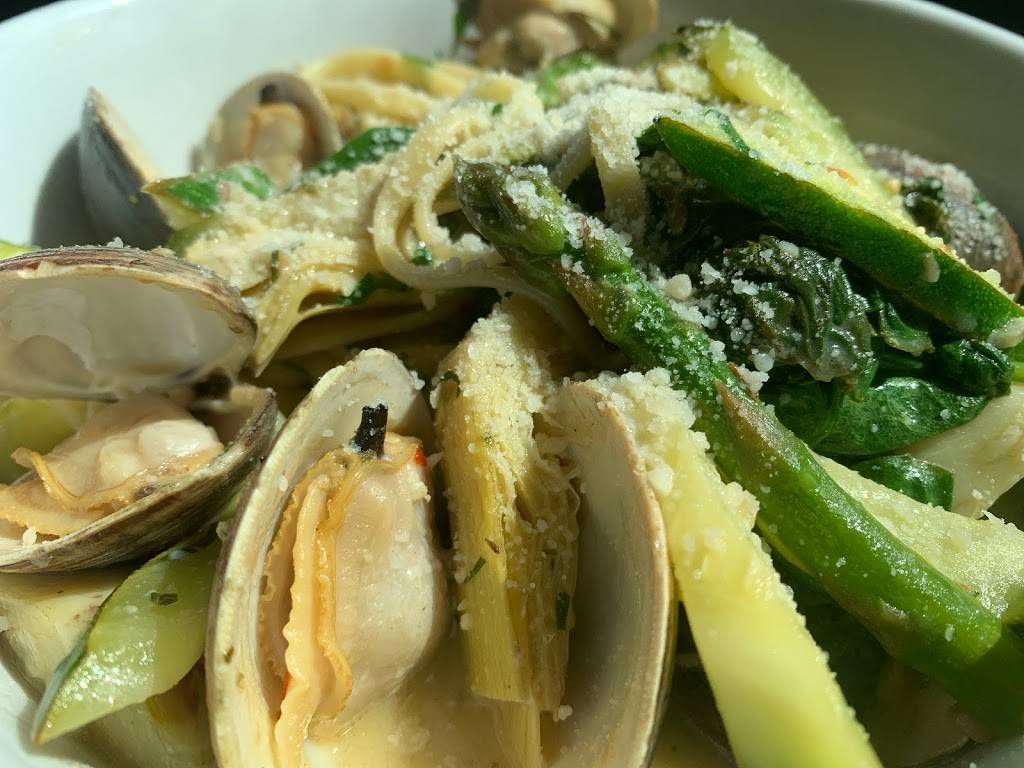 Brick & Beam | restaurant | 705 Adams St, Quincy, MA 02169, USA | 6174815434 OR +1 617-481-5434