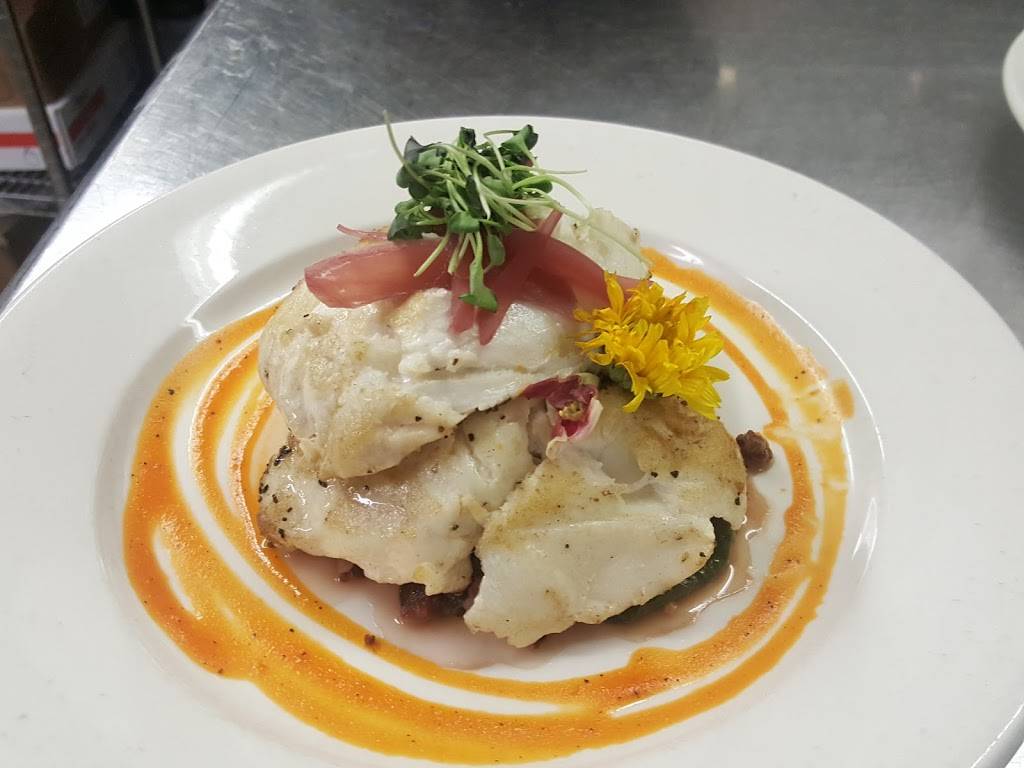 Clearbrook Golf Club & The Grill Room at Clearbrook | restaurant | 6494 Clearbrook Dr, Saugatuck, MI 49453, USA | 2698572000 OR +1 269-857-2000