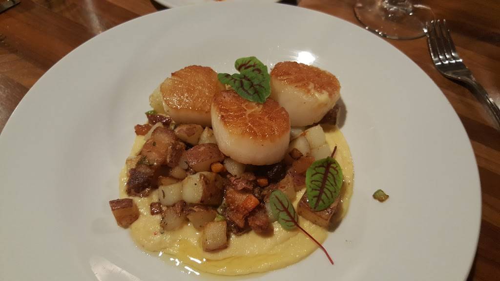 Se4sons Gastropub | restaurant | 2801 Lakeshore Dr, Muskegon, MI 49441, USA | 2317593405 OR +1 231-759-3405