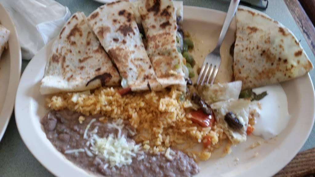 Taqueria El Porton | restaurant | 901 N Main St, Bloomington, IL 61701, USA | 3098201625 OR +1 309-820-1625