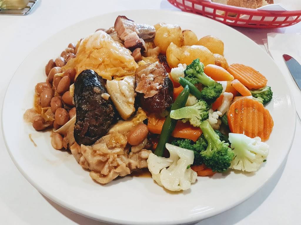 Churrasqueira Portugal BBQ & Grill | restaurant | 1912 Eglinton Ave W, York, ON M6E 2J5, Canada | 4169166875 OR +1 416-916-6875