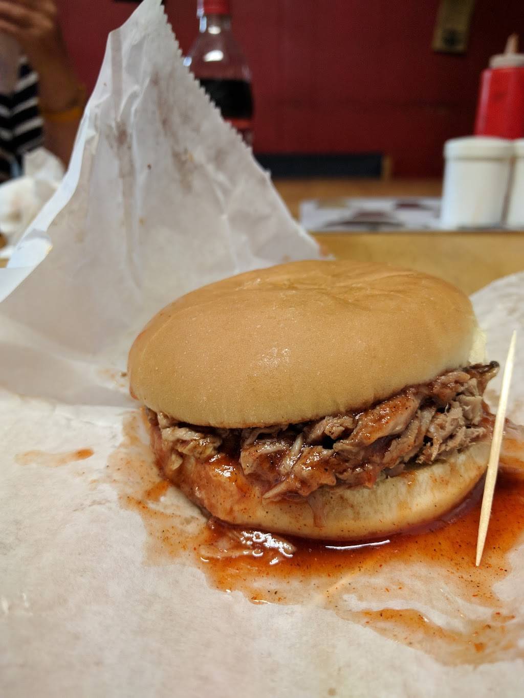 Helens Bar BQ | restaurant | 1016 N Washington Ave, Brownsville, TN 38012, USA | 7317793255 OR +1 731-779-3255