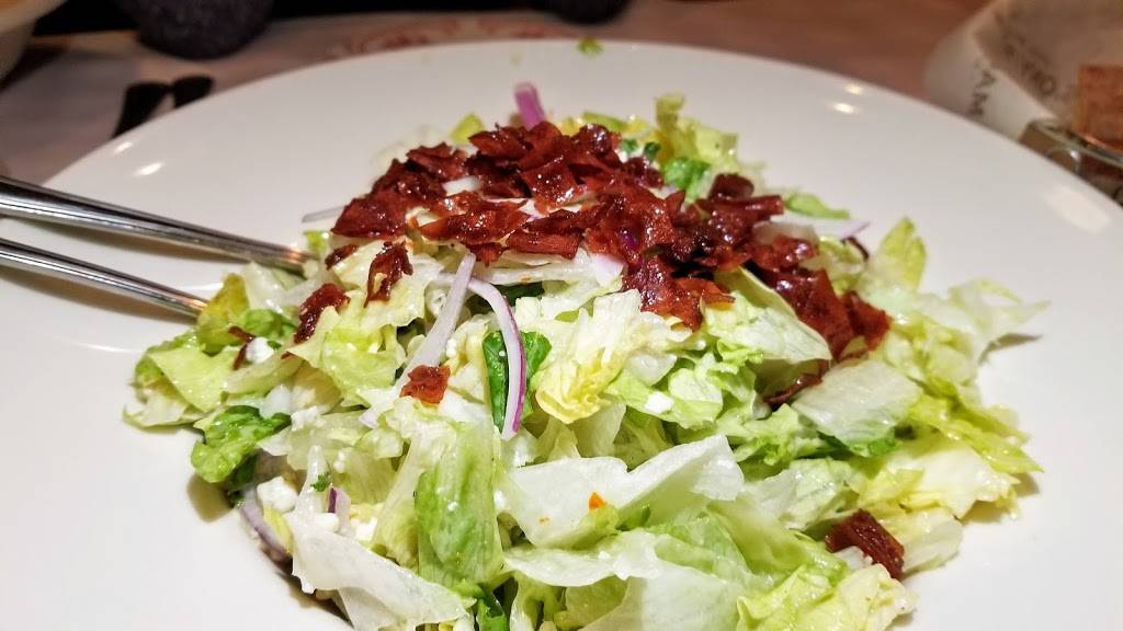 Maggianos Little Italy | restaurant | 240 Oakbrook Center, Oak Brook, IL 60523, USA | 6303680300 OR +1 630-368-0300