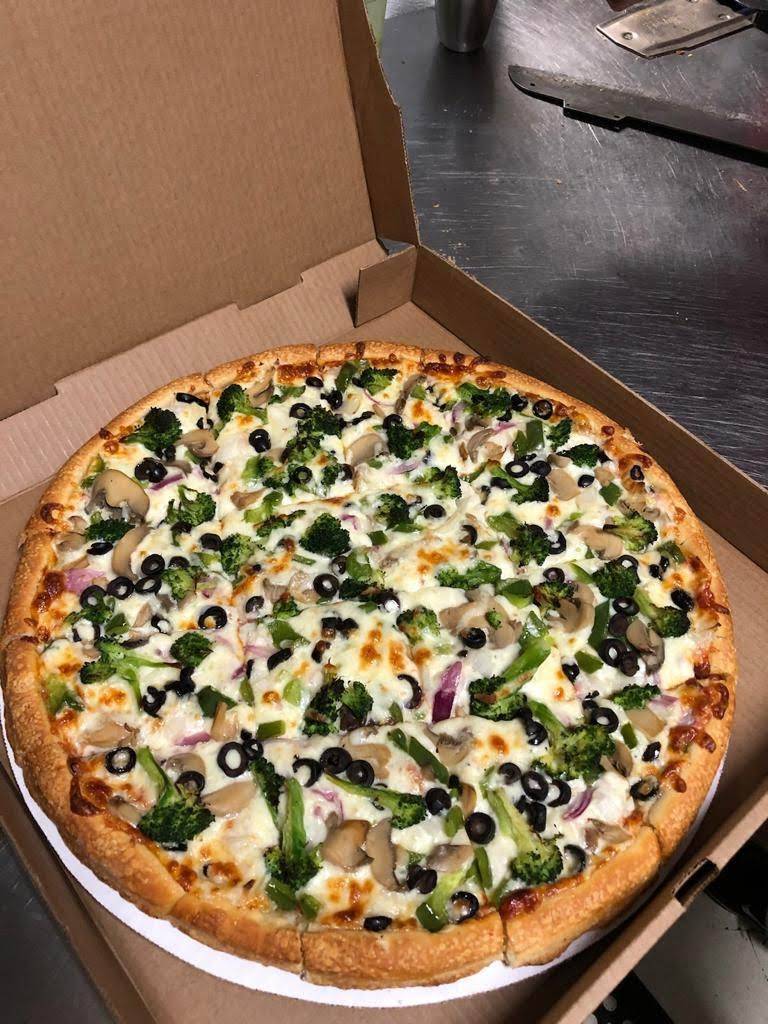 Fat Franks Pizza | restaurant | 481 Wethersfield Ave, Hartford, CT 06114, USA | 8602963111 OR +1 860-296-3111