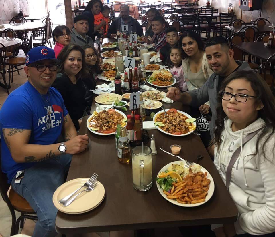 Playas Nayaritas | restaurant | 6000 W Grand Ave, Chicago, IL 60639, USA | 7738874473 OR +1 773-887-4473