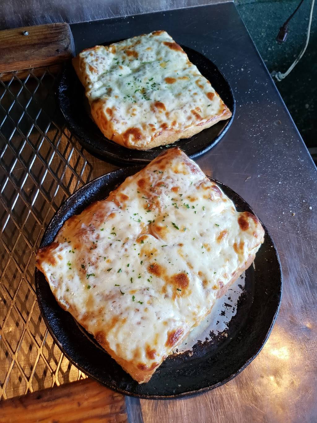 CJs Italian Restaurant | restaurant | 405 Mallery St, St Simons, GA 31522, USA | 9126342711 OR +1 912-634-2711