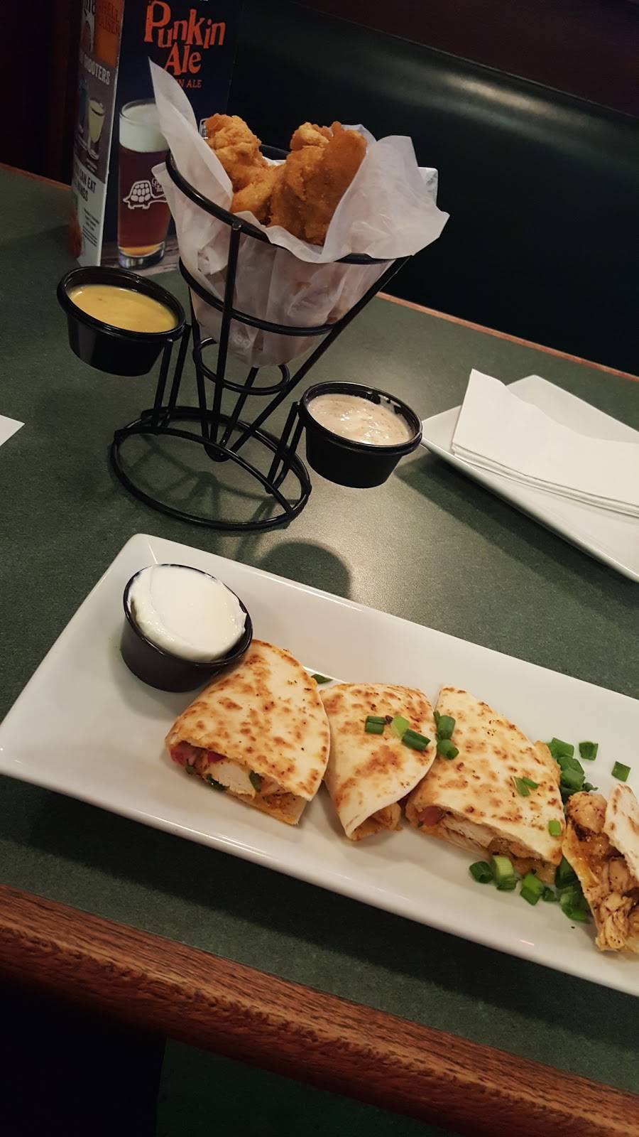 The Greene Turtle Sports Bar & Grille | restaurant | 1218-A Shank Farm Way, Hagerstown, MD 21742, USA | 3017458800 OR +1 301-745-8800