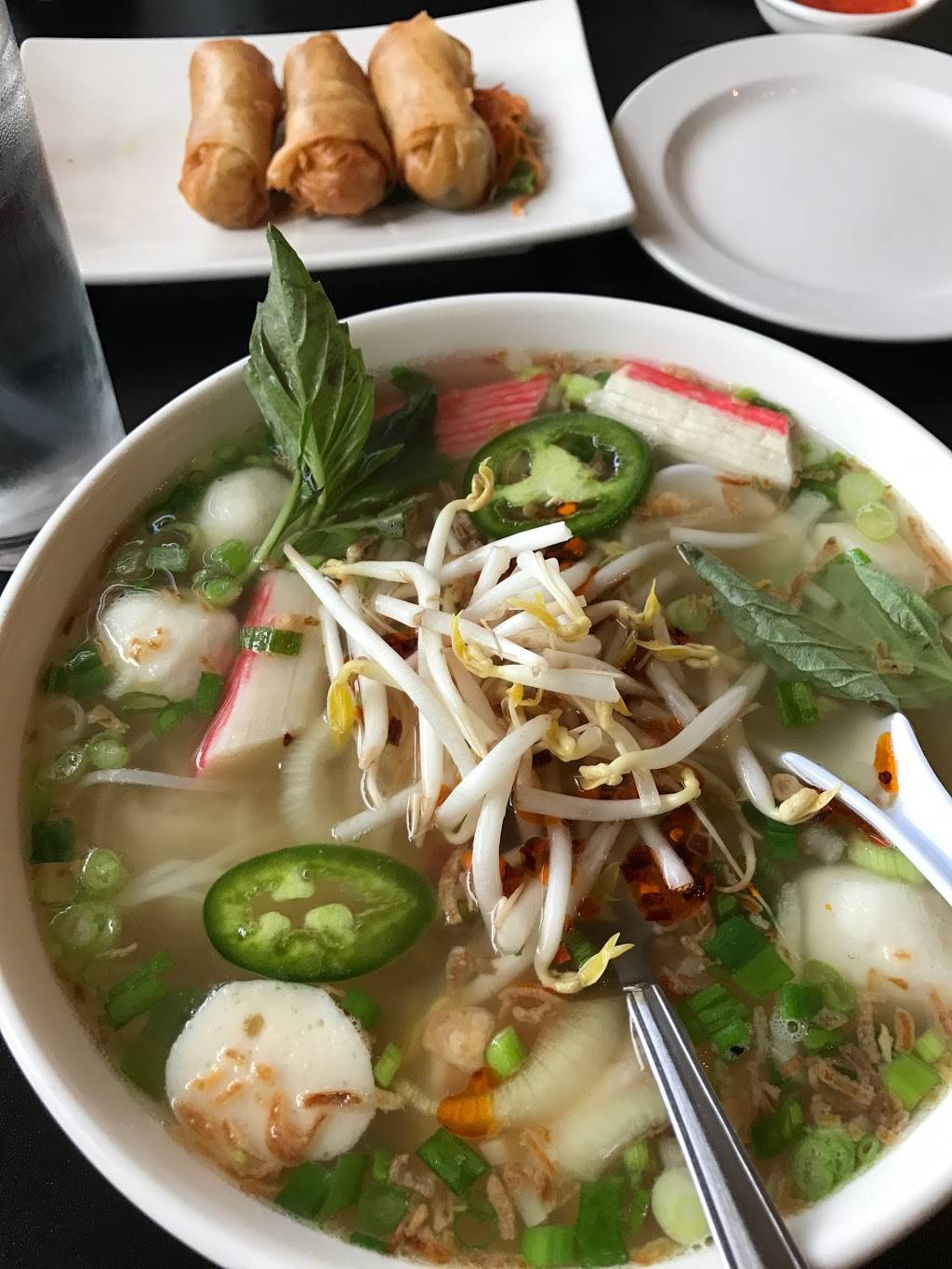 PHO One24 Brookfield | restaurant | 3705 N 124th St #400, Brookfield, WI 53005, USA | 2625831250 OR +1 262-583-1250