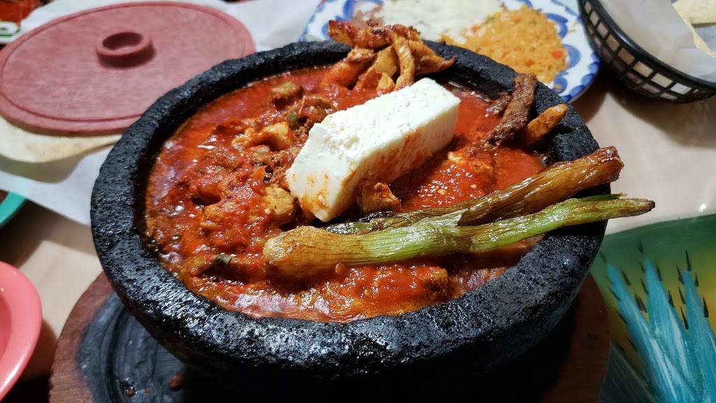 La Mesa Méxican Restaurant | restaurant | 3730 Mitchell Ave, St Joseph, MO 64507, USA | 8162325853 OR +1 816-232-5853