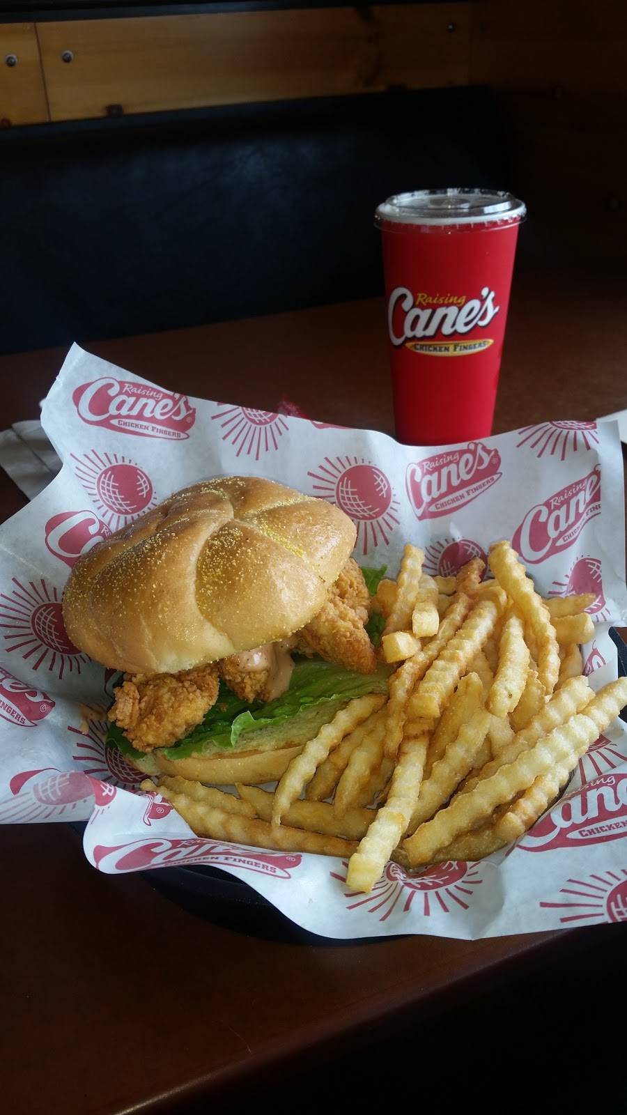 Raising Canes Chicken Fingers | meal takeaway | 1456 E Whitestone Blvd, Cedar Park, TX 78613, USA | 5122606454 OR +1 512-260-6454