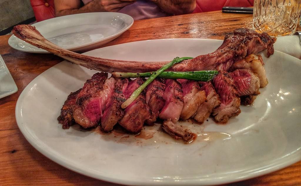 Town Hearth | restaurant | 1617 Market Center Blvd, Dallas, TX 75207, USA | 2147611617 OR +1 214-761-1617