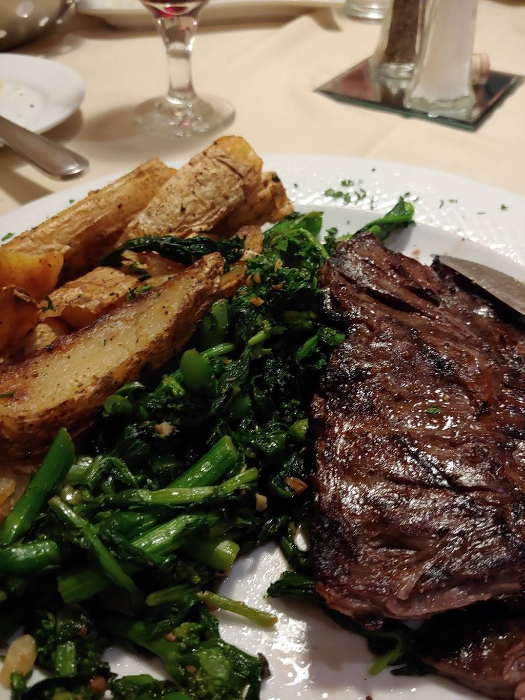 Raimos Brick Oven Pizzeria & Trattoria of Amityville | restaurant | 45 Merrick Rd, Amityville, NY 11701, USA | 6316083260 OR +1 631-608-3260