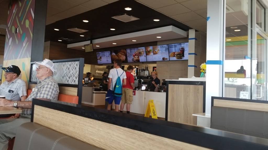 McDonalds | cafe | 2 Plaza Dr, Bethalto, IL 62010, USA | 6183772216 OR +1 618-377-2216