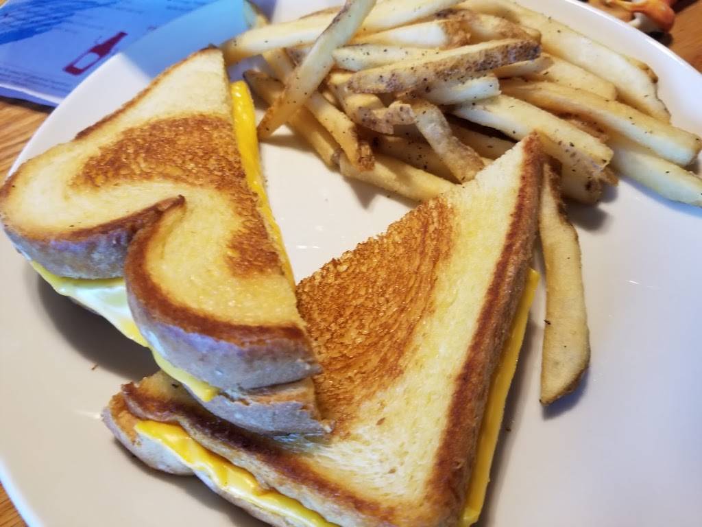 Applebees Grill + Bar | restaurant | 3604 W Shaw Ave, Fresno, CA 93711, USA | 5592719844 OR +1 559-271-9844