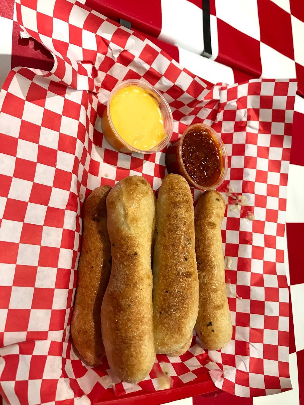 Greeks Pizzeria | restaurant | 10240 E US Hwy 36, Avon, IN 46123, USA | 3177578190 OR +1 317-757-8190