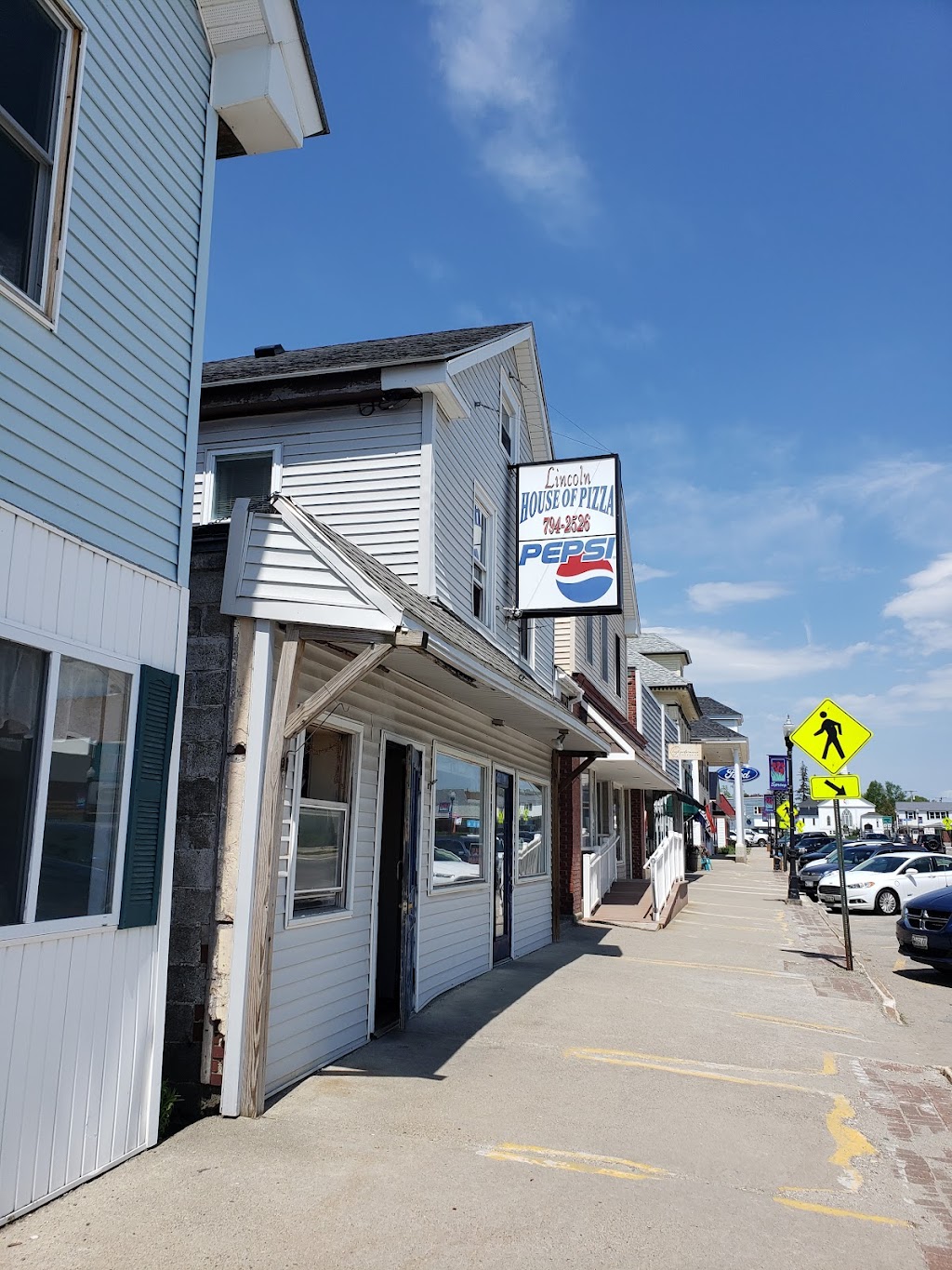 Lincoln House Of Pizza | restaurant | 38 Main St, Lincoln, ME 04457, USA | 2077942526 OR +1 207-794-2526