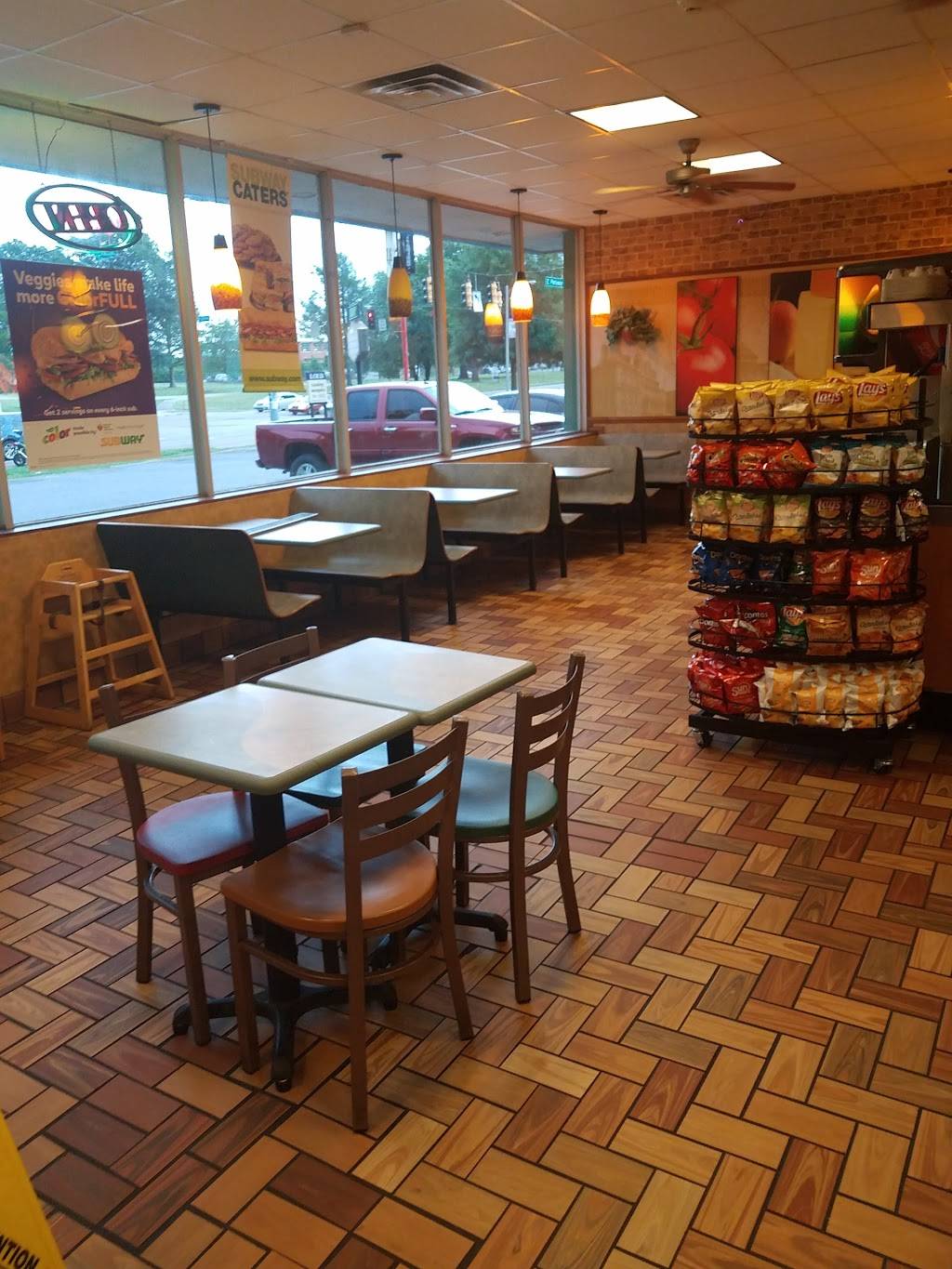 Subway Restaurants | restaurant | 707 E Pkwy S, Memphis, TN 38104, USA | 9012764420 OR +1 901-276-4420